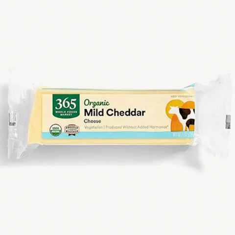 365 Organic Mild Cheddar Cheese, 8 oz