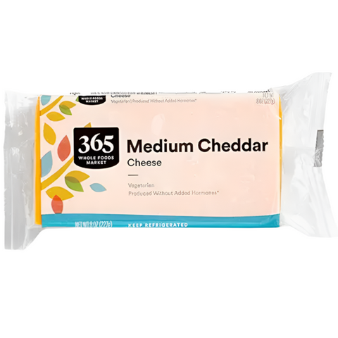 365 Medium Cheddar Cheese, 8 oz