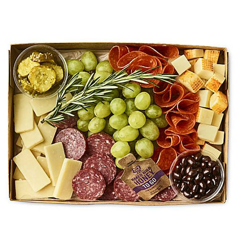 Boar's Head Traditionalist Charcuterie Box (Serves 5)